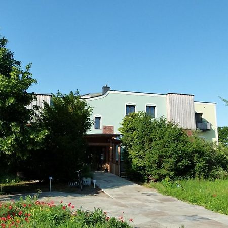 Hotel Haus Monti Maria Lanzendorf Exteriér fotografie